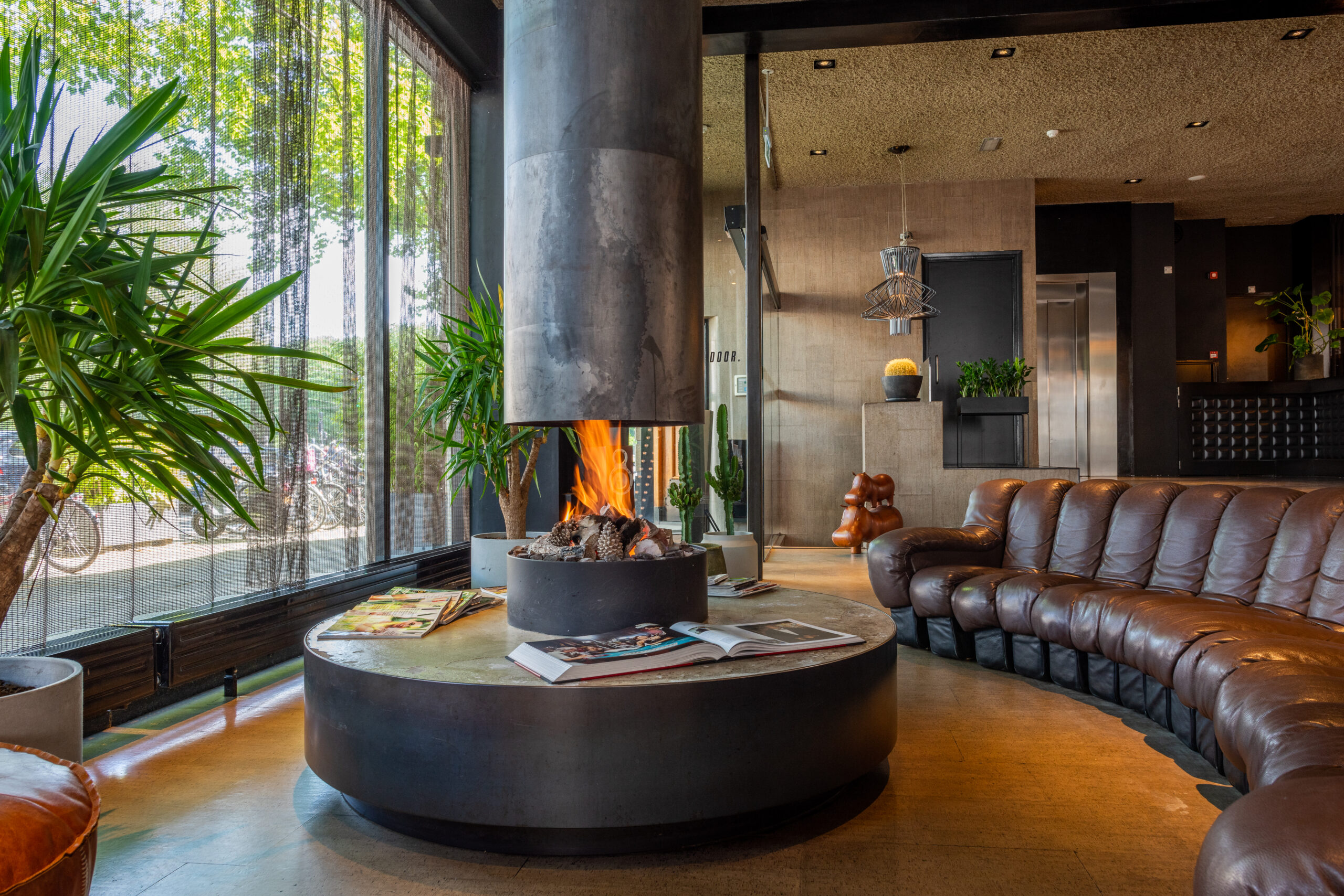 Hotel V