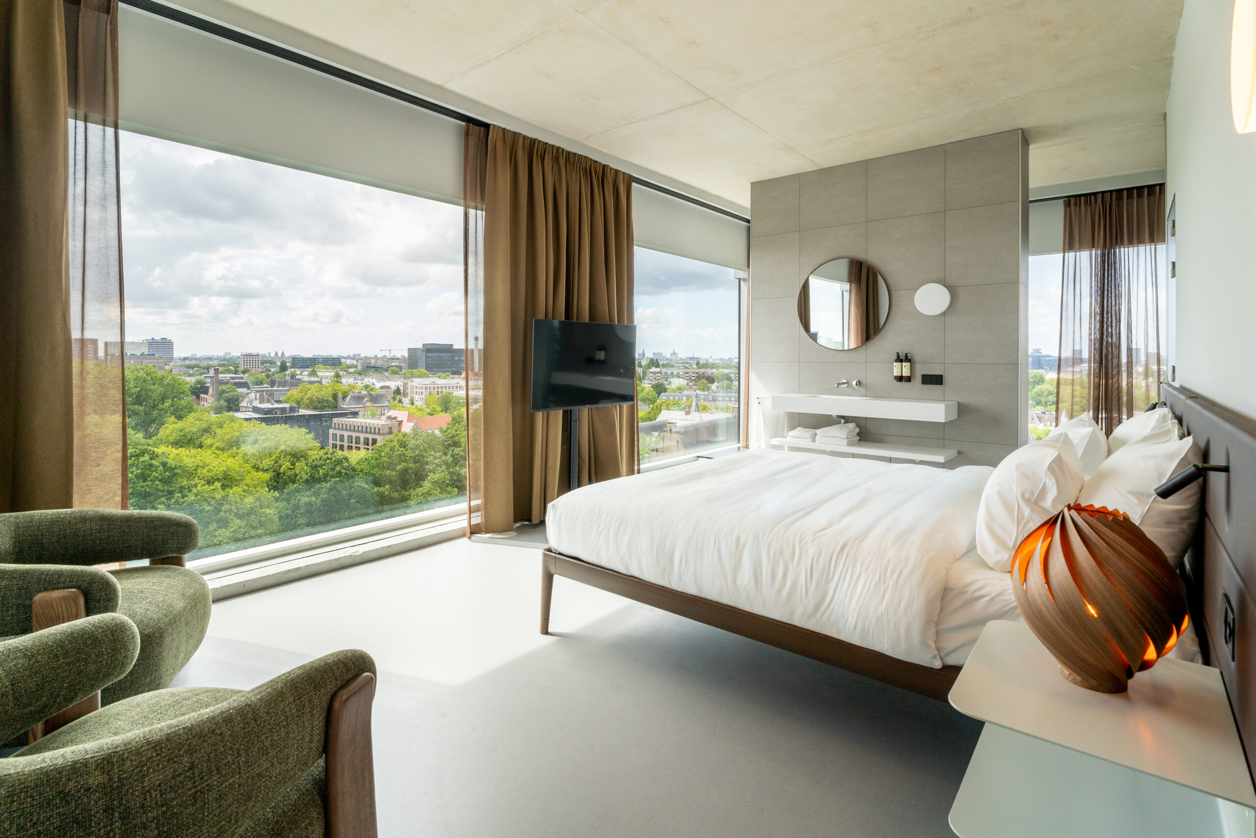 Hotel V