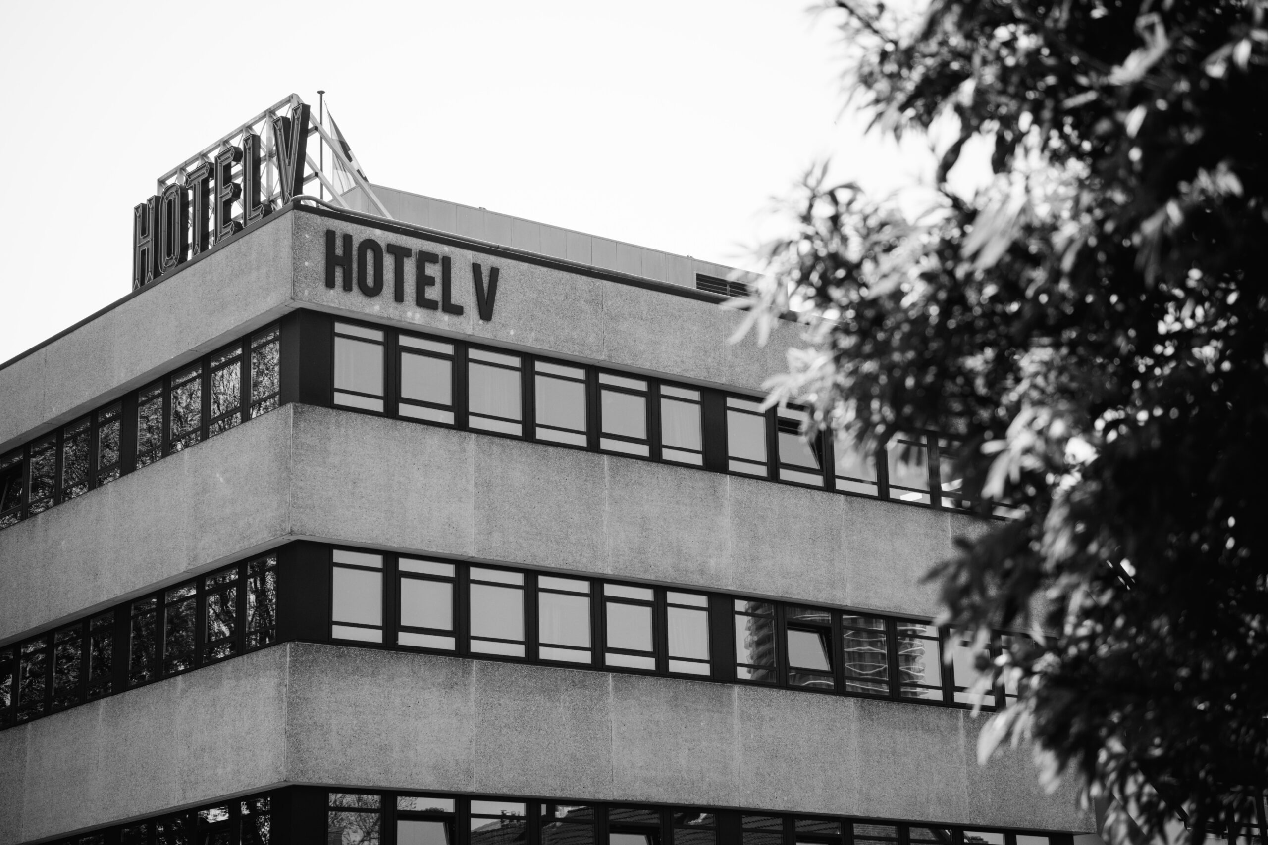 Hotel V
