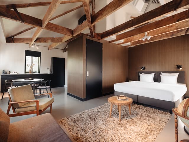 Hotel V