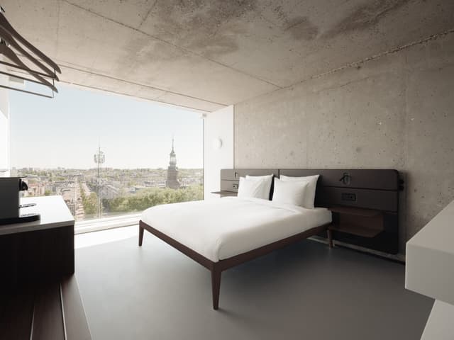 Hotel V