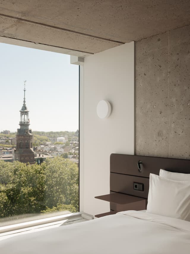 Hotel V