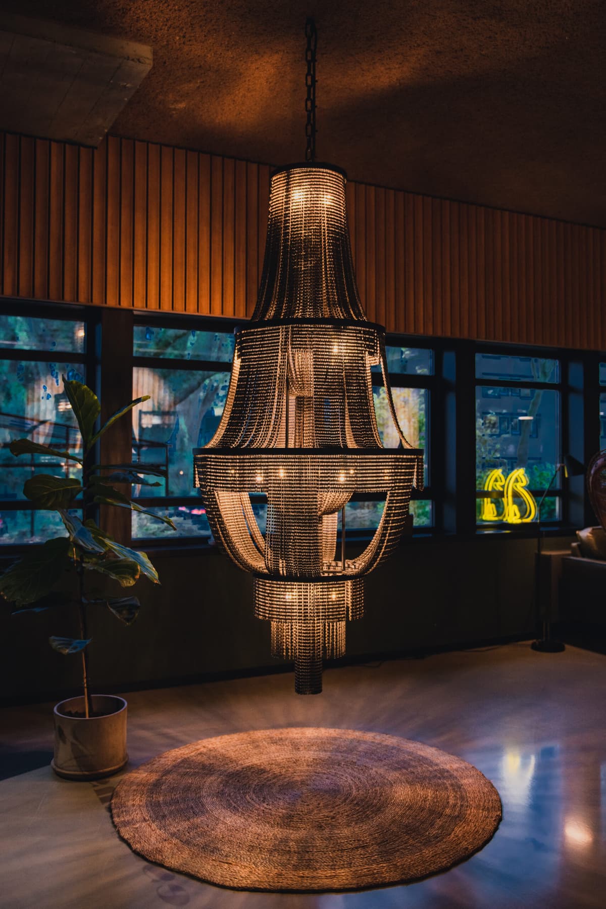 Hotel V