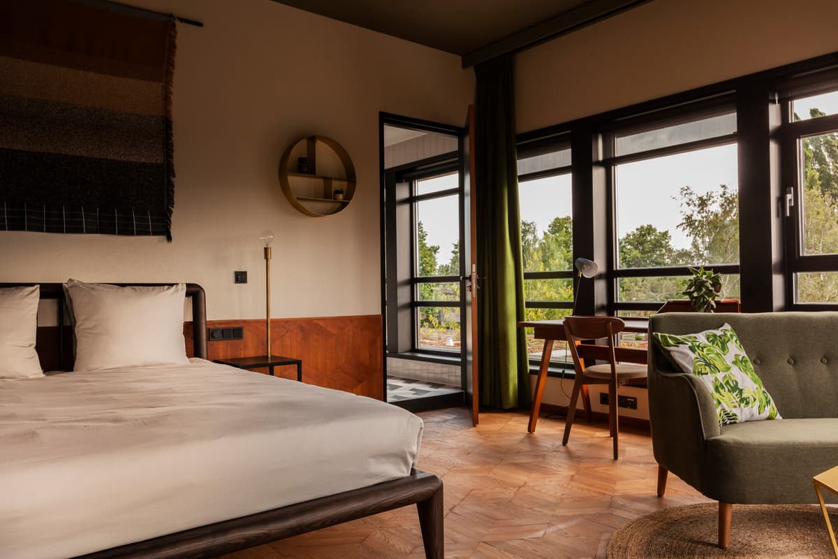 Hotel V
