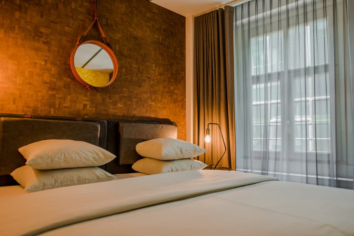 Hotel V