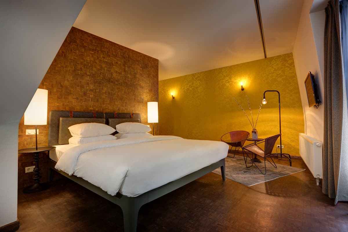 Hotel V
