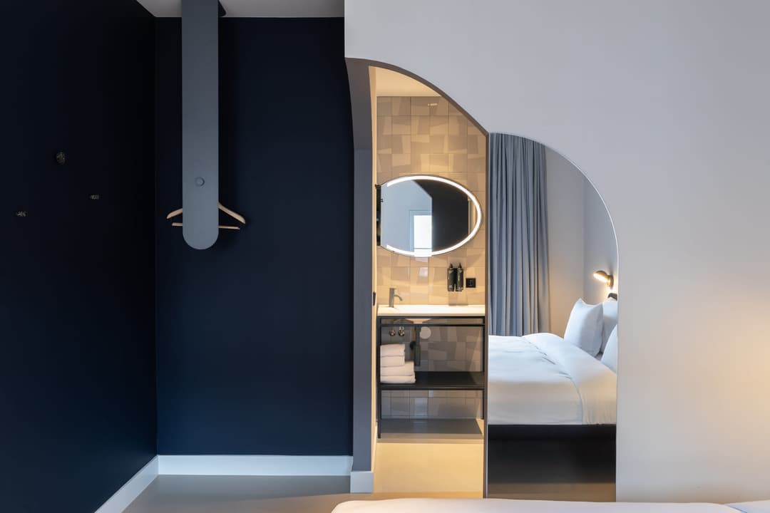 Hotel V