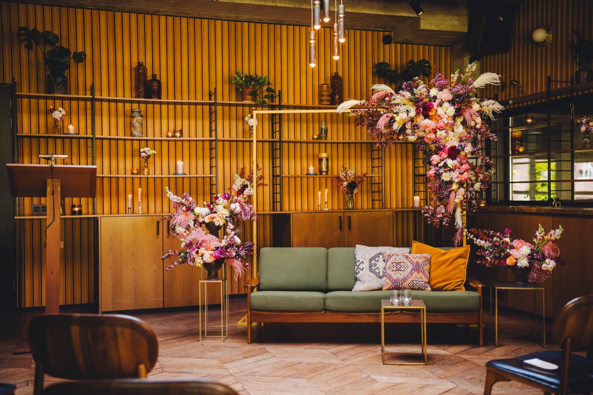Hotel V