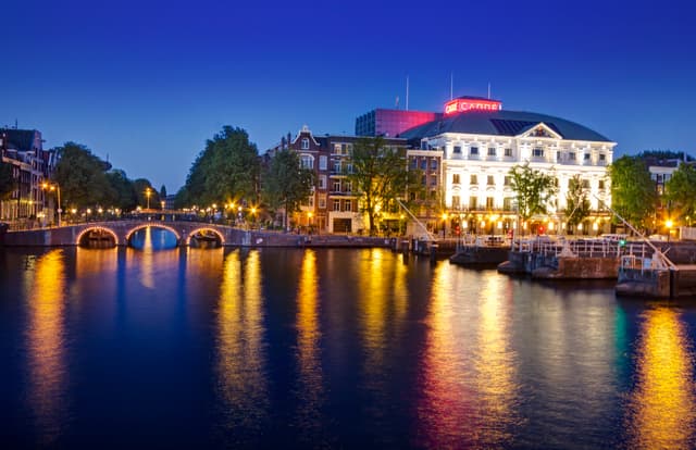 Hotel V
